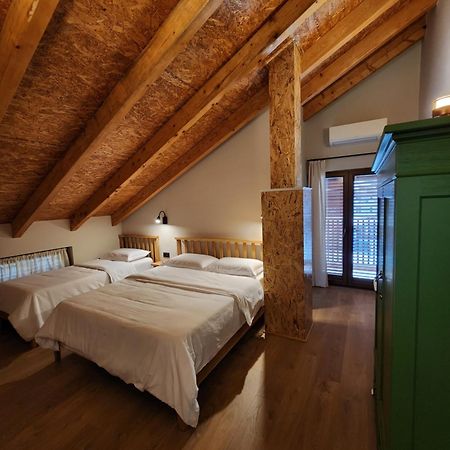 Kelcyre Guesthouse Te Avllia מראה חיצוני תמונה