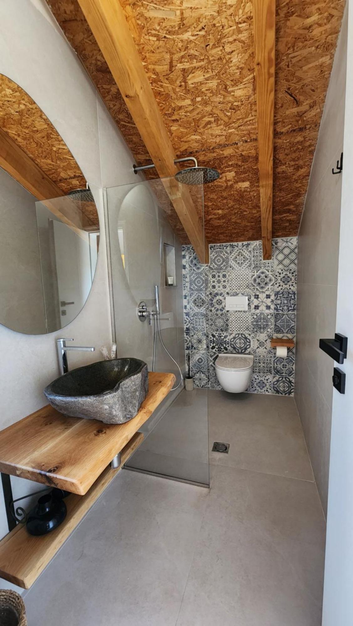 Kelcyre Guesthouse Te Avllia מראה חיצוני תמונה