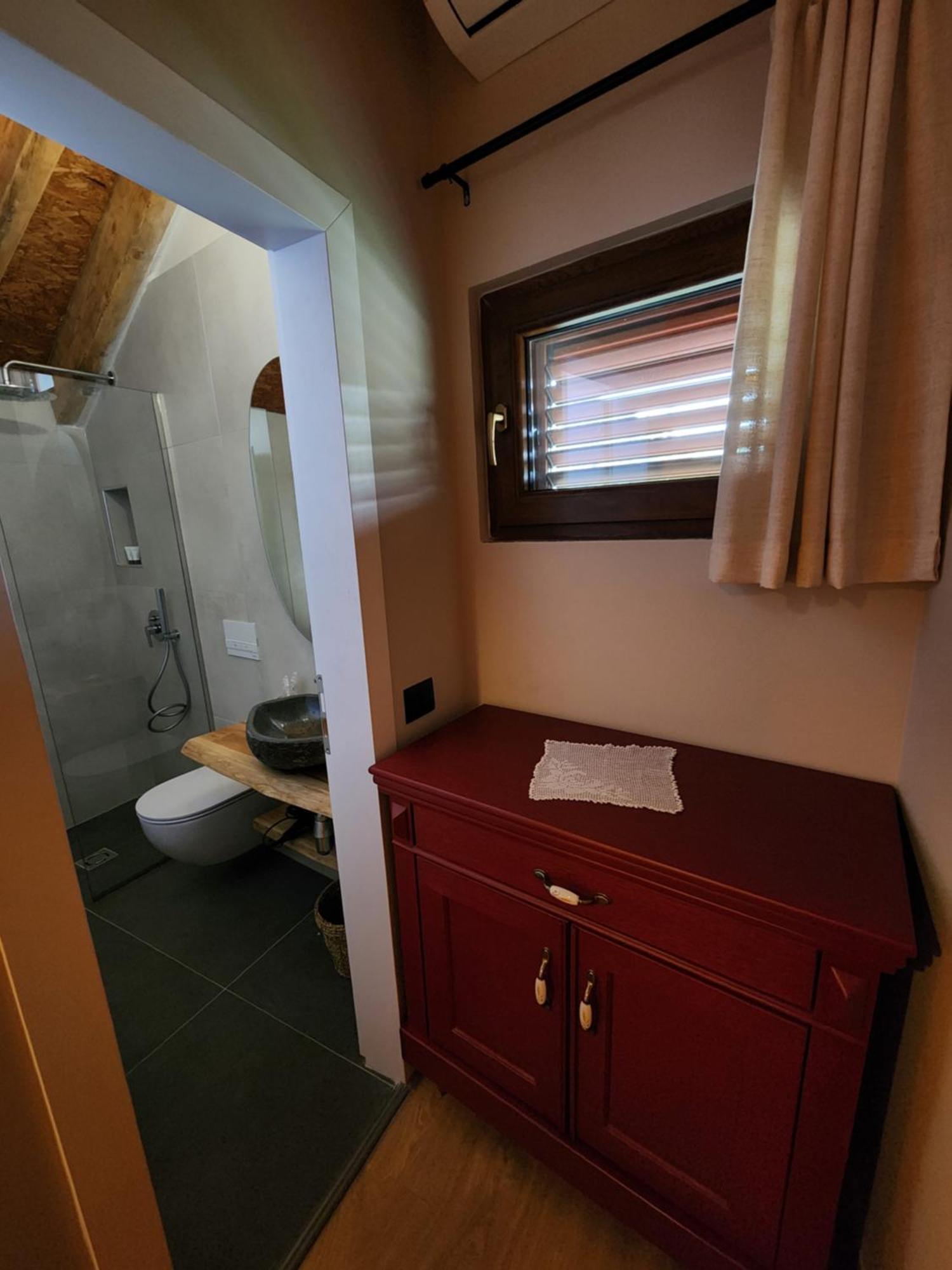 Kelcyre Guesthouse Te Avllia מראה חיצוני תמונה